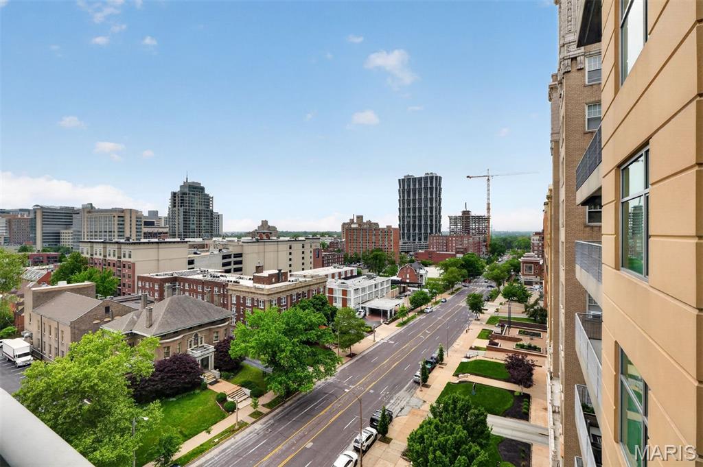 4545 Lindell Blvd - Residential