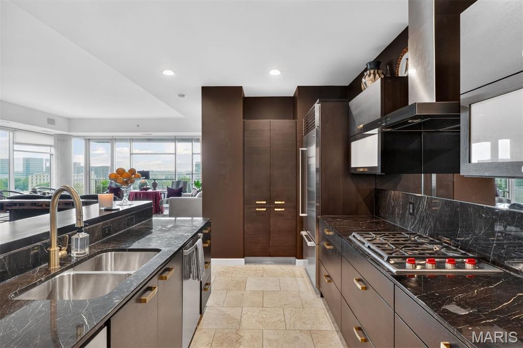 4545 Lindell Blvd - Residential