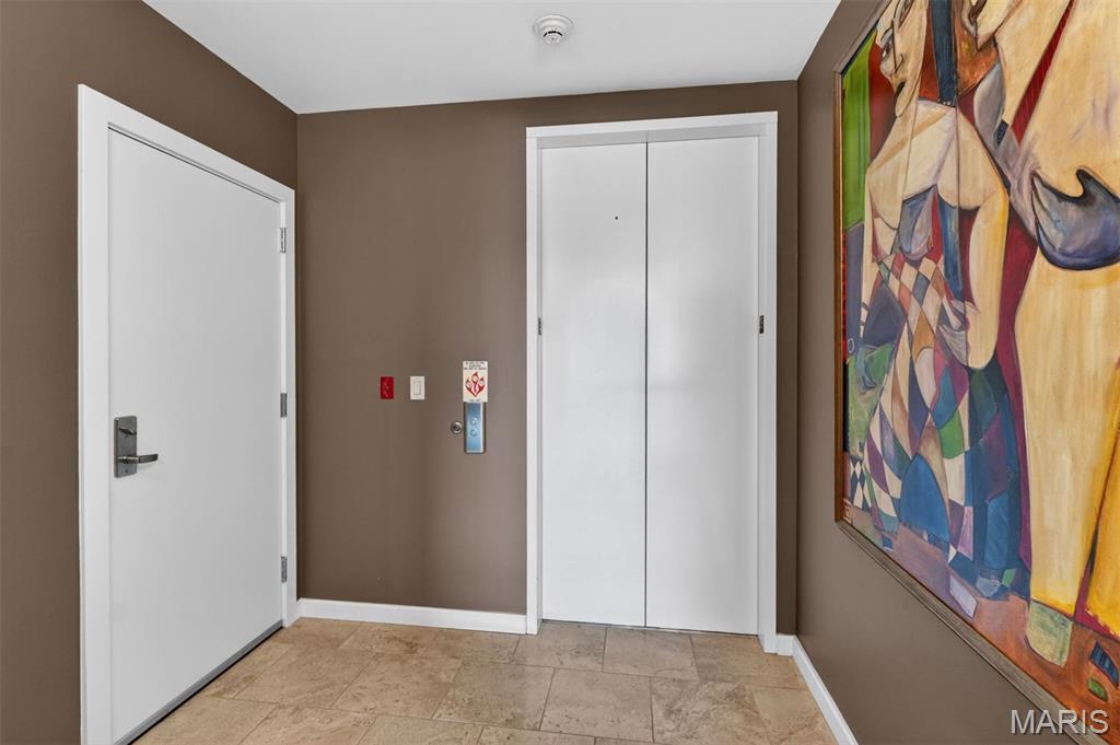 4545 Lindell Blvd - Residential