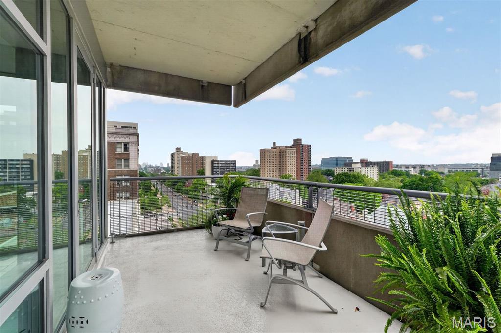 4545 Lindell Blvd - Residential