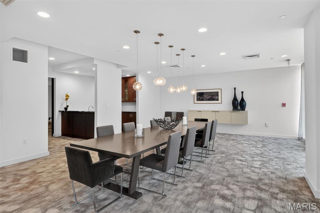 4545 Lindell Blvd - Residential