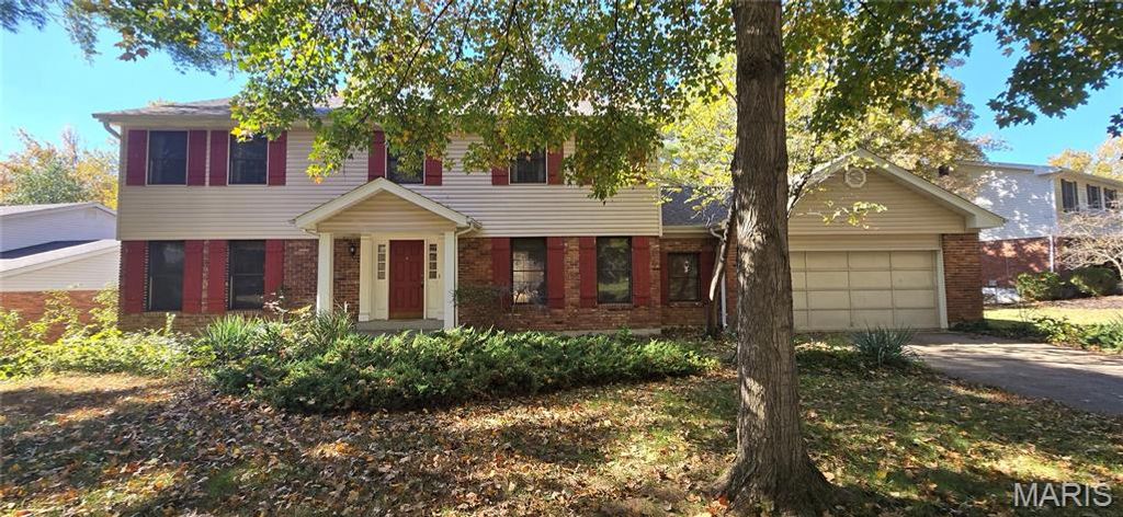 Photo of 939 Wynhaven Lane, Ballwin, MO 63011 (MLS # 25073674)