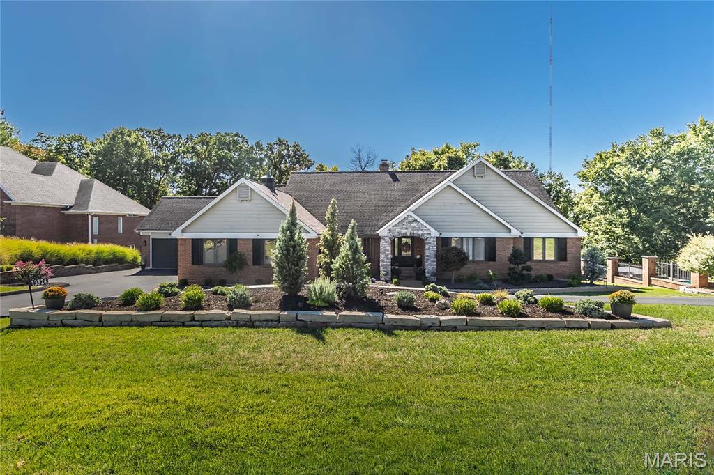 Photo of 13524 Pine Wood Trail, St Louis, MO 63128 (MLS # 26065367)