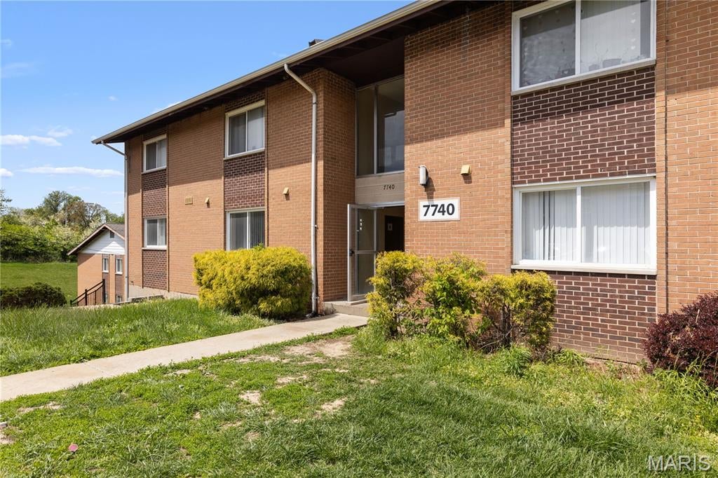 7736-7744 Springdale Drive