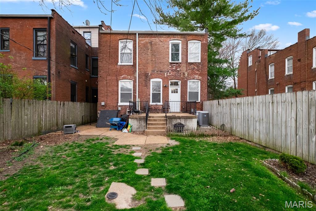 St Louis Commons Add - Residential