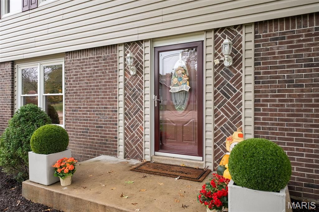 Photo of 16094 Meadow Oak Drive, Chesterfield, MO 63017 (MLS # 25072864)