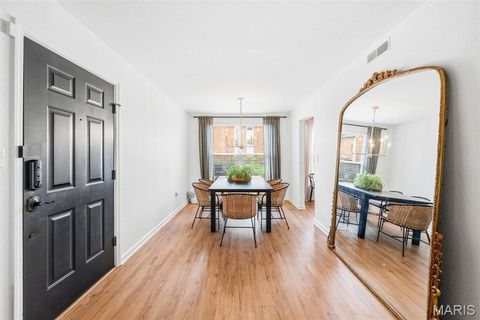 Tiny photo for 2008 Greenglen Drive #203, Kirkwood, MO 63122 (MLS # 26030569)