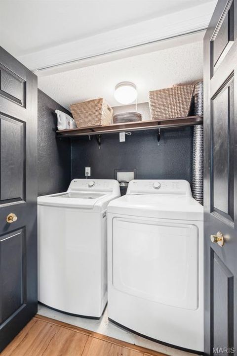 Tiny photo for 2008 Greenglen Drive #203, Kirkwood, MO 63122 (MLS # 26030569)
