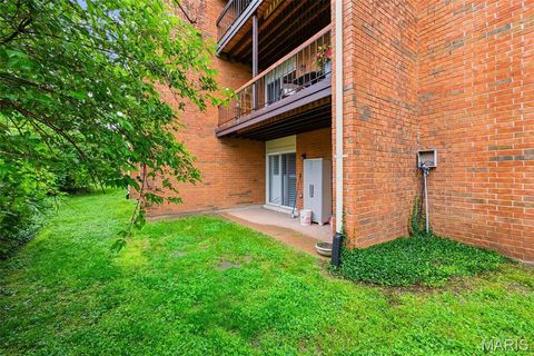 Tiny photo for 2008 Greenglen Drive #203, Kirkwood, MO 63122 (MLS # 26030569)
