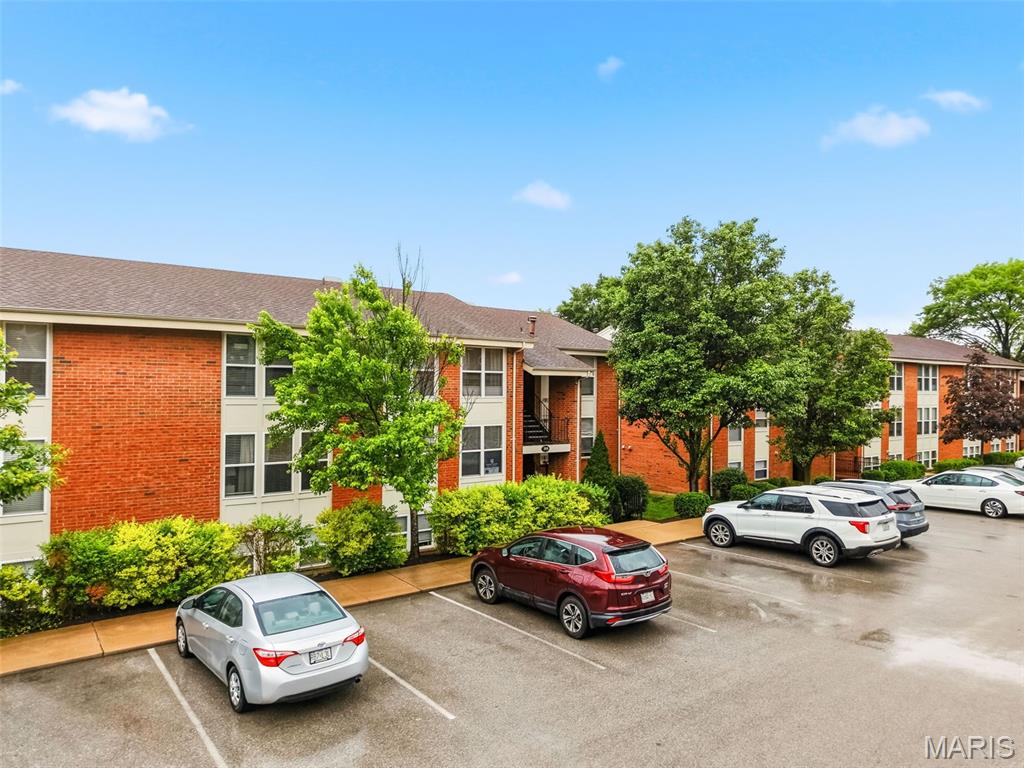 Greenbriar Condo - Residential