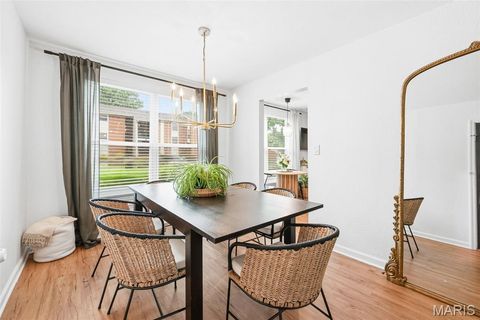 Tiny photo for 2008 Greenglen Drive #203, Kirkwood, MO 63122 (MLS # 26030569)