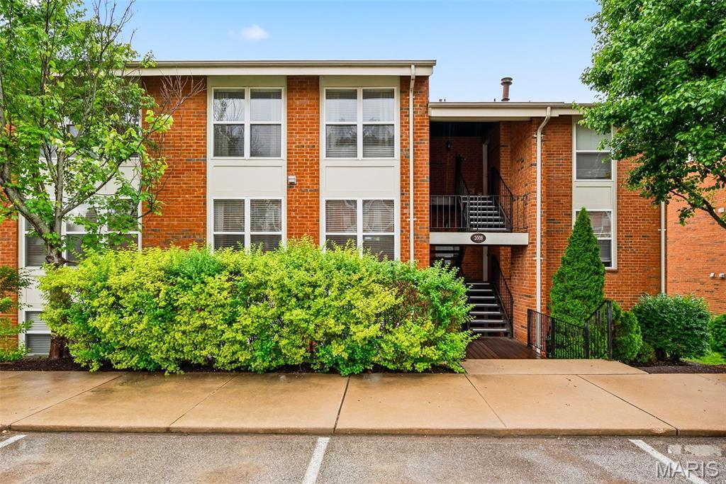 Greenbriar Condo - Residential