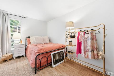 Tiny photo for 2008 Greenglen Drive #203, Kirkwood, MO 63122 (MLS # 26030569)