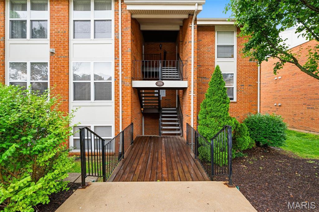 Greenbriar Condo - Residential