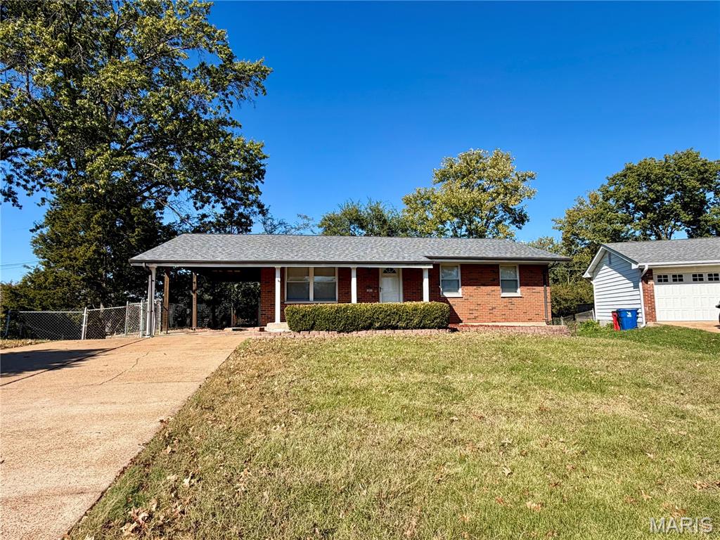 Photo of 10915 Suanis Court, St Louis, MO 63123 (MLS # 26065322)