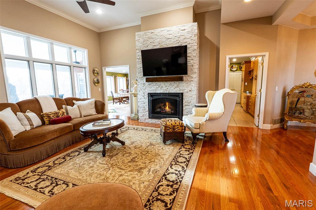 EMERALD HILLS - Residential