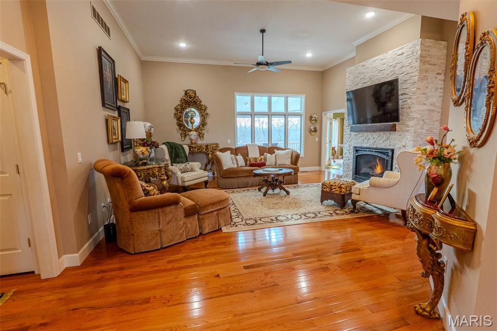 EMERALD HILLS - Residential