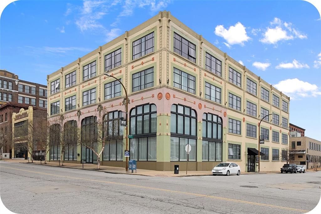 2201 Locust Street 401