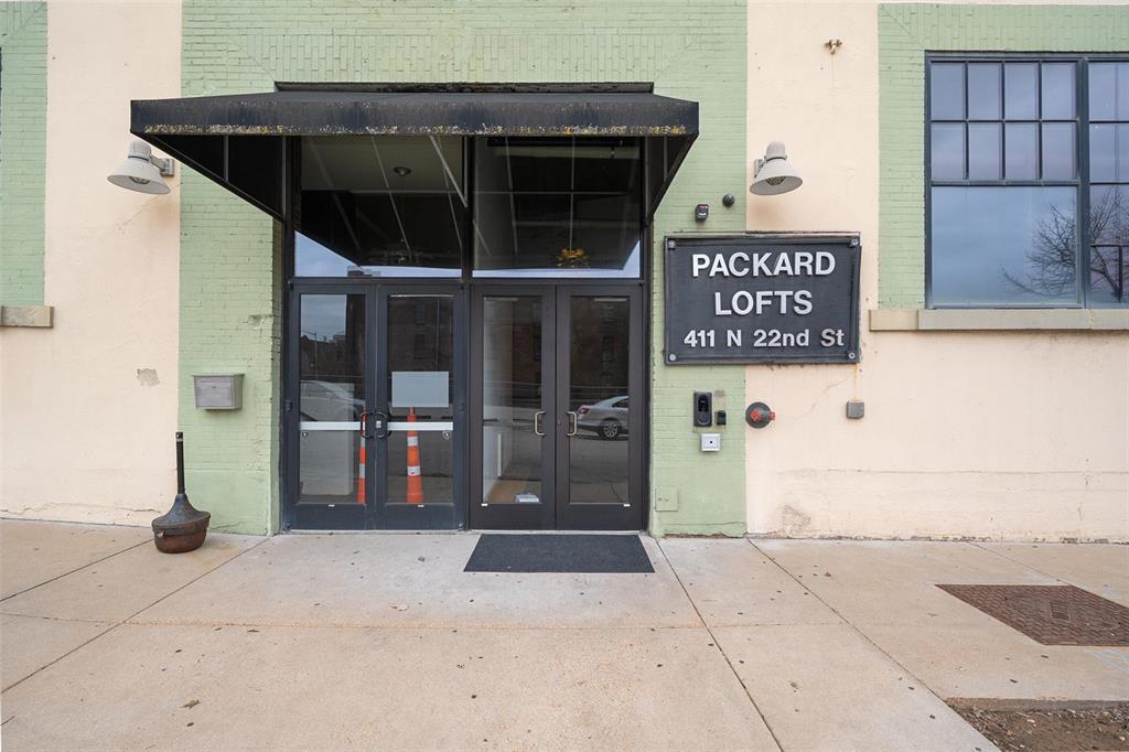 2201 Locust Street 401