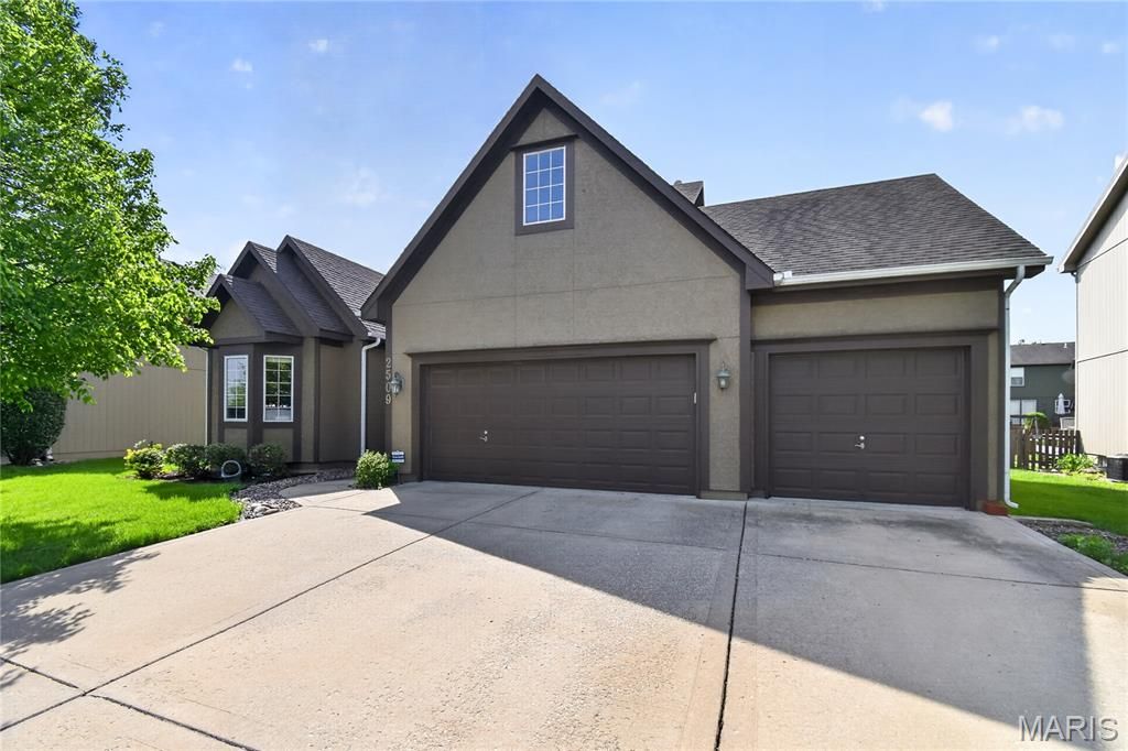 Photo of 2509 SW 12TH. St, Lees Summit, MO 64081 (MLS # 26024208)