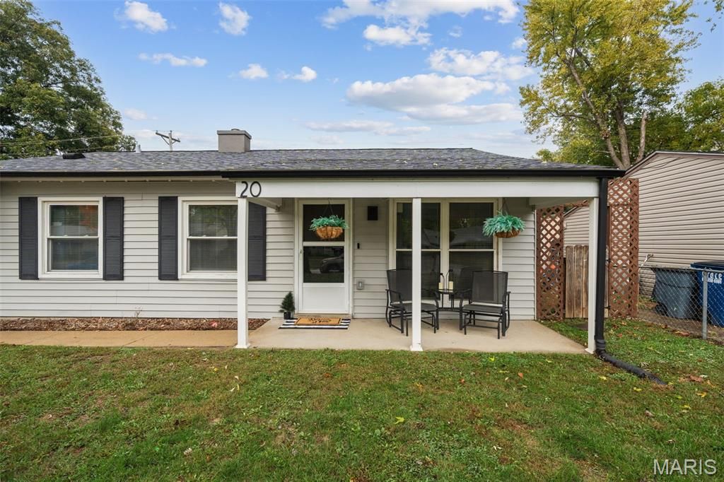 Photo of 20 Jamestown Drive, St Peters, MO 63376 (MLS # 25072868)