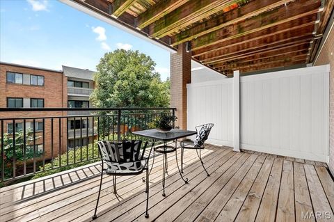Tiny photo for 842 N New Ballas Court #302, Creve Coeur, MO 63141 (MLS # 25057730)