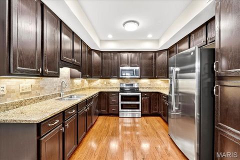 Tiny photo for 842 N New Ballas Court #302, Creve Coeur, MO 63141 (MLS # 25057730)