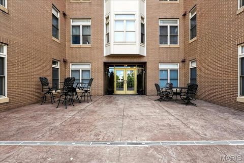 Tiny photo for 842 N New Ballas Court #302, Creve Coeur, MO 63141 (MLS # 25057730)