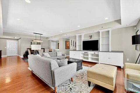 Tiny photo for 842 N New Ballas Court #302, Creve Coeur, MO 63141 (MLS # 25057730)
