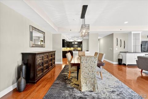 Tiny photo for 842 N New Ballas Court #302, Creve Coeur, MO 63141 (MLS # 25057730)