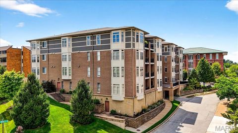 Tiny photo for 842 N New Ballas Court #302, Creve Coeur, MO 63141 (MLS # 25057730)