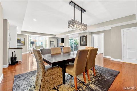 Tiny photo for 842 N New Ballas Court #302, Creve Coeur, MO 63141 (MLS # 25057730)
