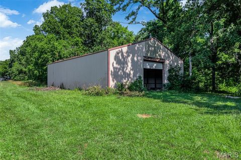 671 Birkhead Road Winfield MO 63389