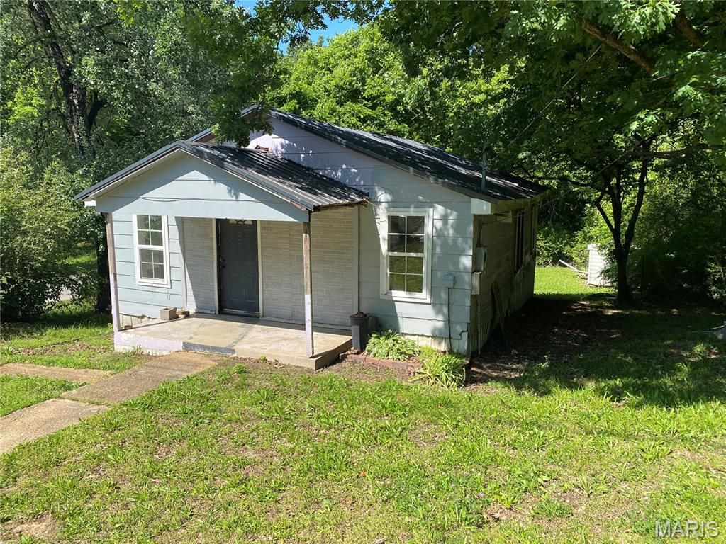 Photo of Poplar Bluff, MO 63901 (MLS # 26031792)