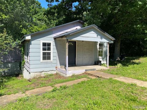 Photo of Poplar Bluff, MO 63901 (MLS # 26031792)