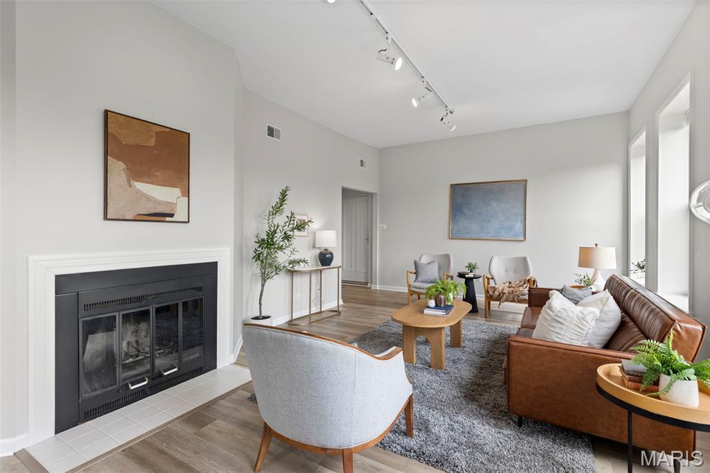 Hawthorne Condominium Units TLE - Residential