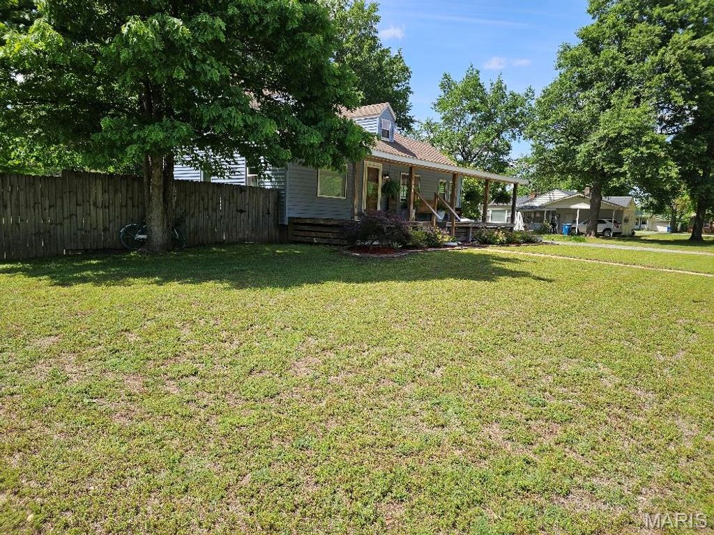 Photo of 501 Washington Street, Malden, MO 63863 (MLS # 26026408)