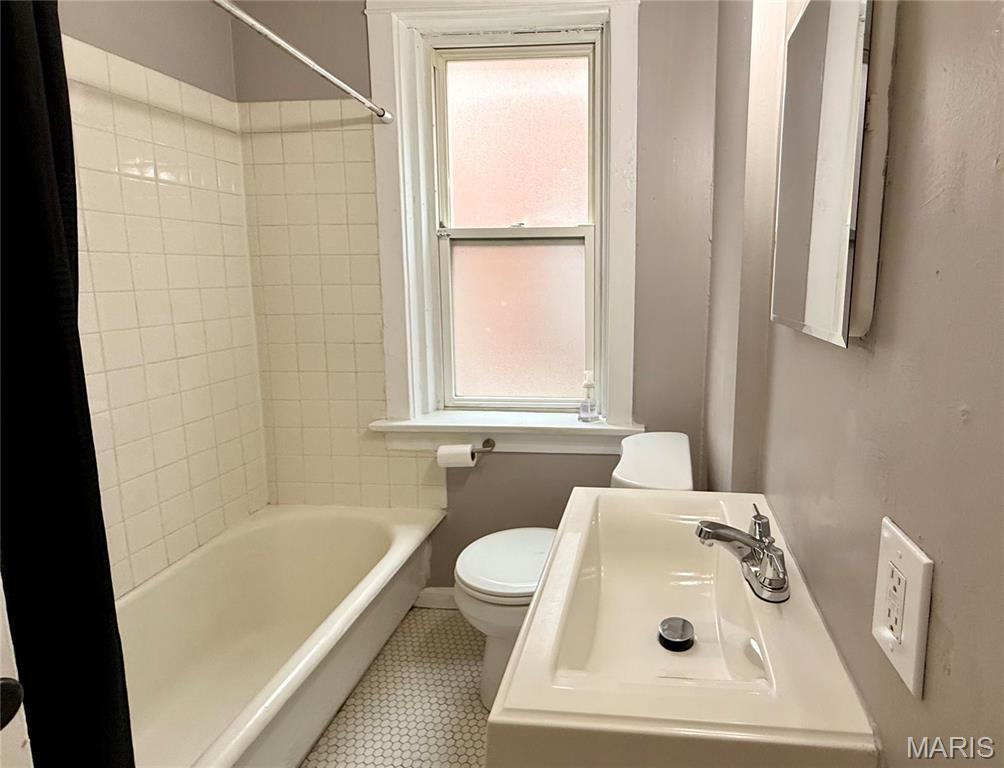 St Louis, Missouri 63110, United States, 1 Bedroom Bedrooms, ,1 BathroomBathrooms,Residential,Active,235962