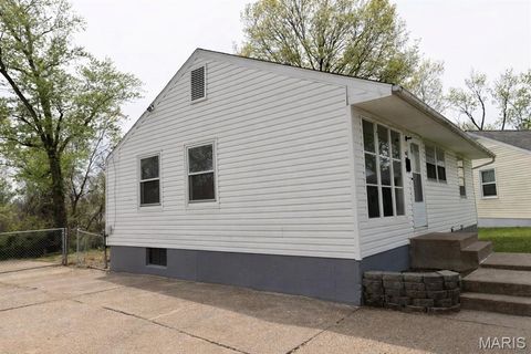 Tiny photo for 302 Banff Circle, St Louis, MO 63137 (MLS # 26022255)