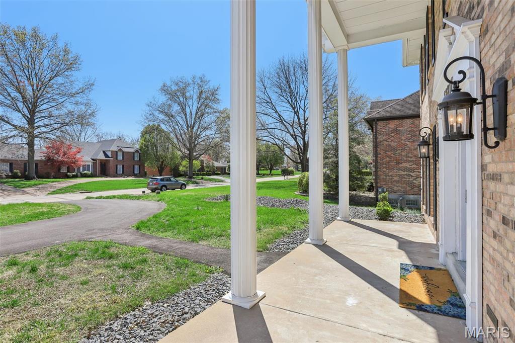 12817 Pointe Dr