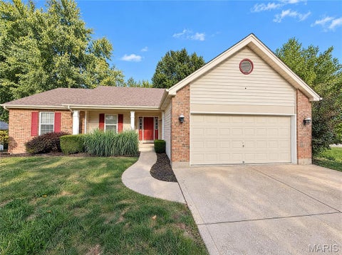 Photo of 1025 Seine Drive, Lake Saint Louis, MO 63367 (MLS # 26069419)