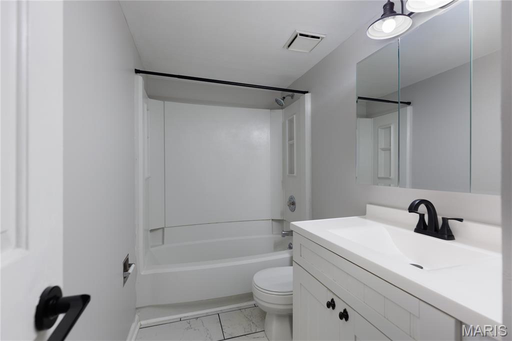 Brentwood Forest Condo Ph Eight - Residential