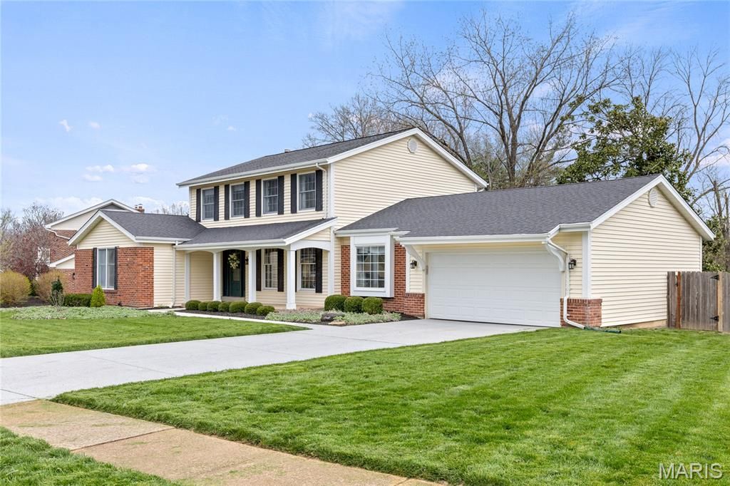 Photo of 1870 Buckington Drive, Chesterfield, MO 63017 (MLS # 26018962)