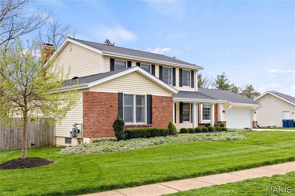 Photo of 1870 Buckington Drive, Chesterfield, MO 63017 (MLS # 26018962)