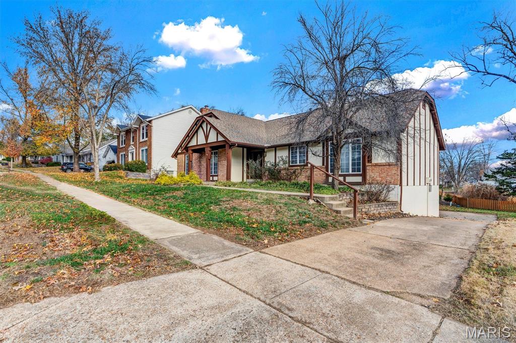 2034 Emerald Crest Court