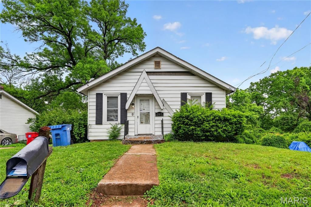 Photo of 707 Ruggles Road, St Louis, MO 63135 (MLS # 26026829)