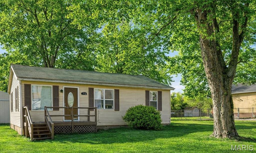 Photo 1 of 16 — 512 Belvedere Drive, Belleville, IL 62223