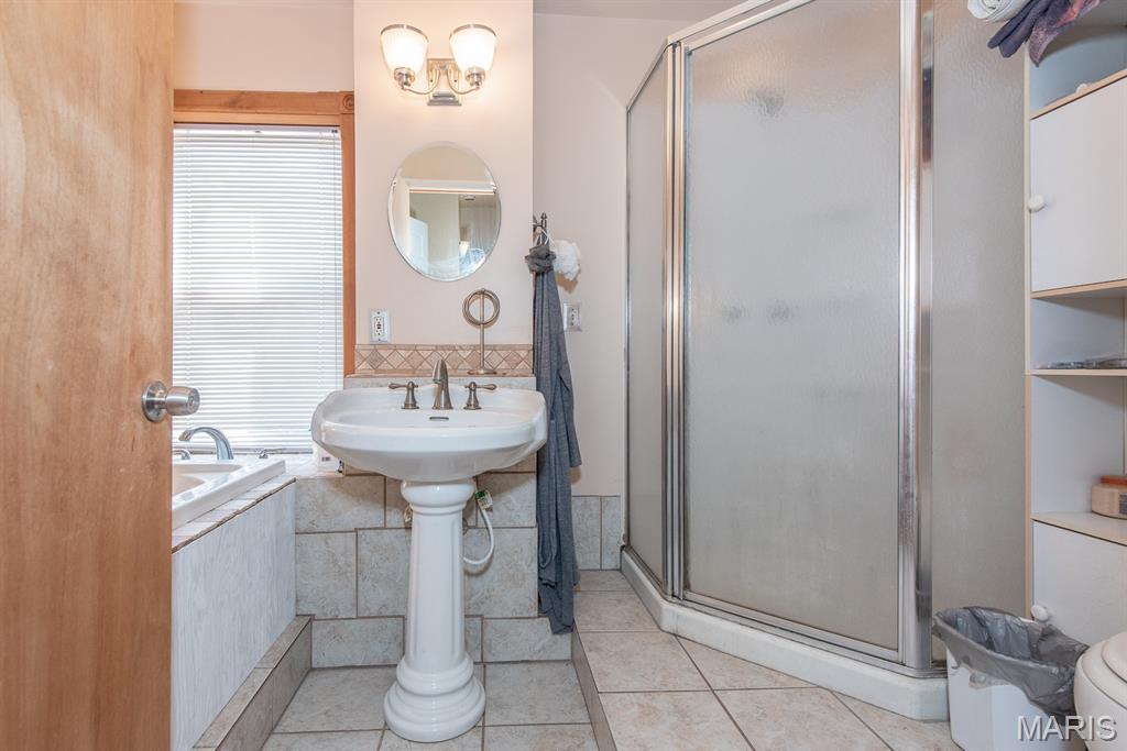 St Louis, Missouri 63108, United States, 3 Bedrooms Bedrooms, ,3 BathroomsBathrooms,Residential,Active,139934