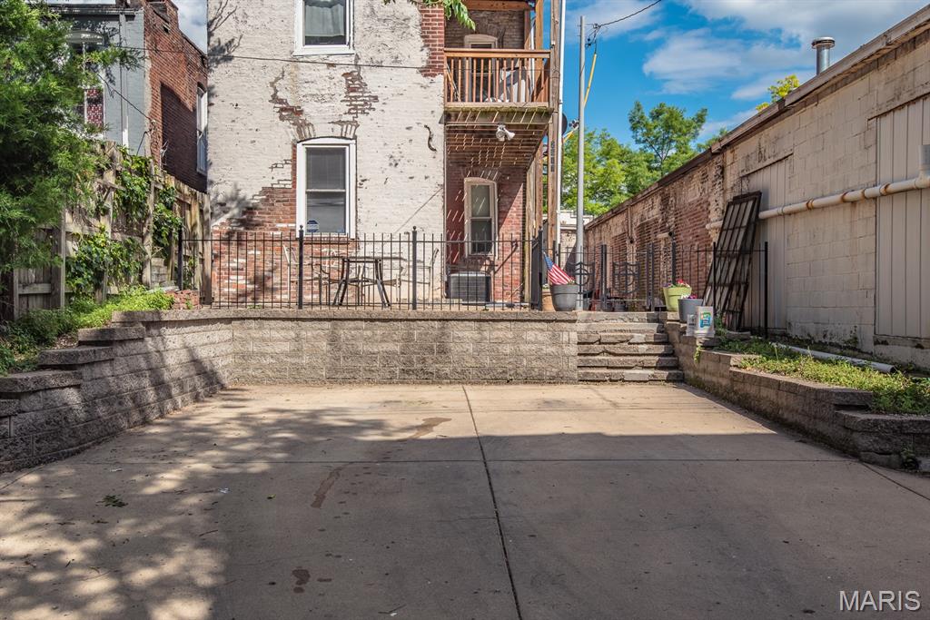 St Louis, Missouri 63108, United States, 3 Bedrooms Bedrooms, ,3 BathroomsBathrooms,Residential,Active,139934