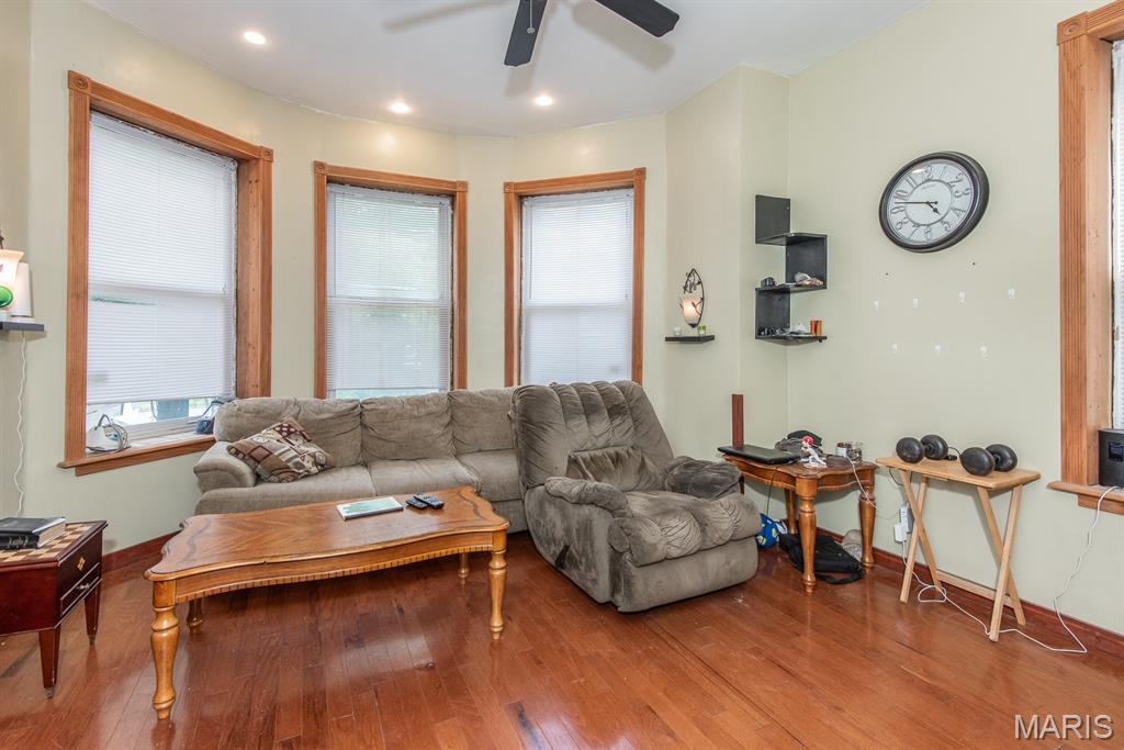 St Louis, Missouri 63108, United States, 3 Bedrooms Bedrooms, ,3 BathroomsBathrooms,Residential,Active,139934